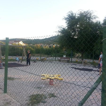 Apartment B&K Raslina Εξωτερικό φωτογραφία