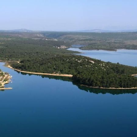 Apartment B&K Raslina Εξωτερικό φωτογραφία