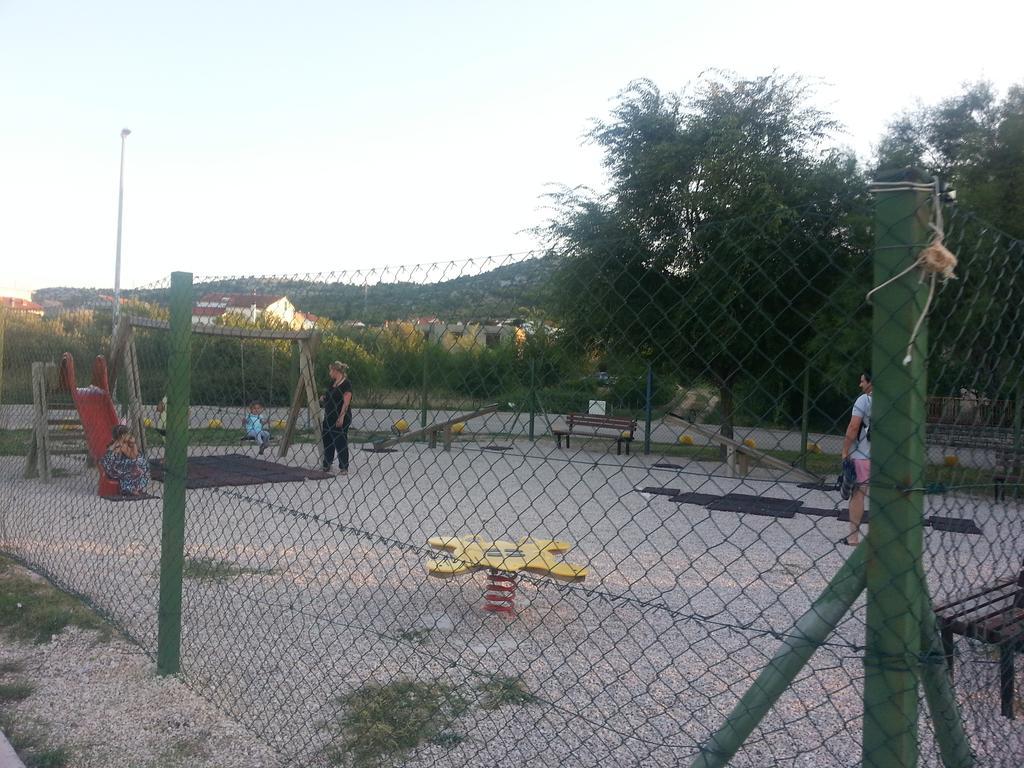 Apartment B&K Raslina Εξωτερικό φωτογραφία
