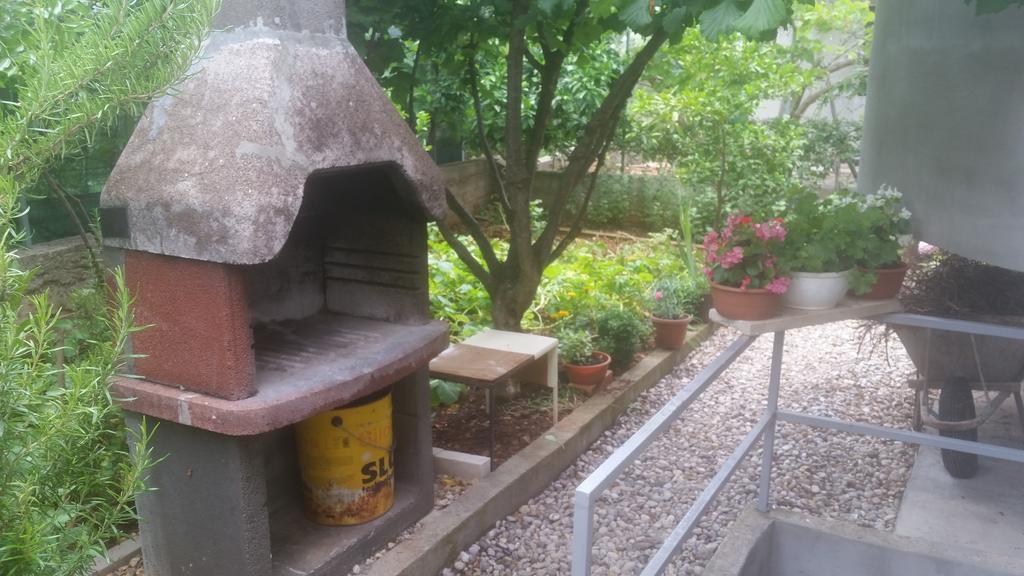 Apartment B&K Raslina Εξωτερικό φωτογραφία