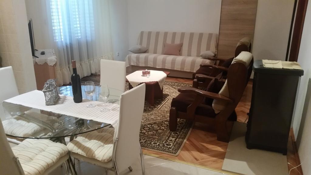 Apartment B&K Raslina Εξωτερικό φωτογραφία