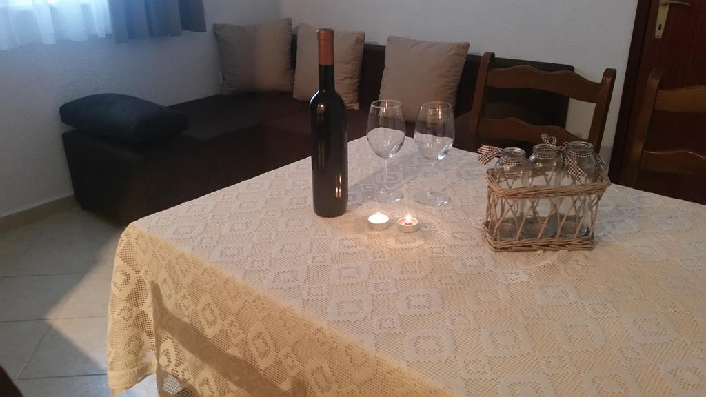 Apartment B&K Raslina Εξωτερικό φωτογραφία