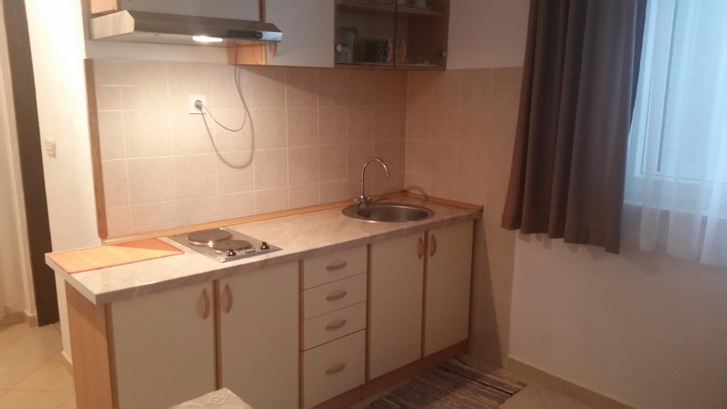 Apartment B&K Raslina Εξωτερικό φωτογραφία